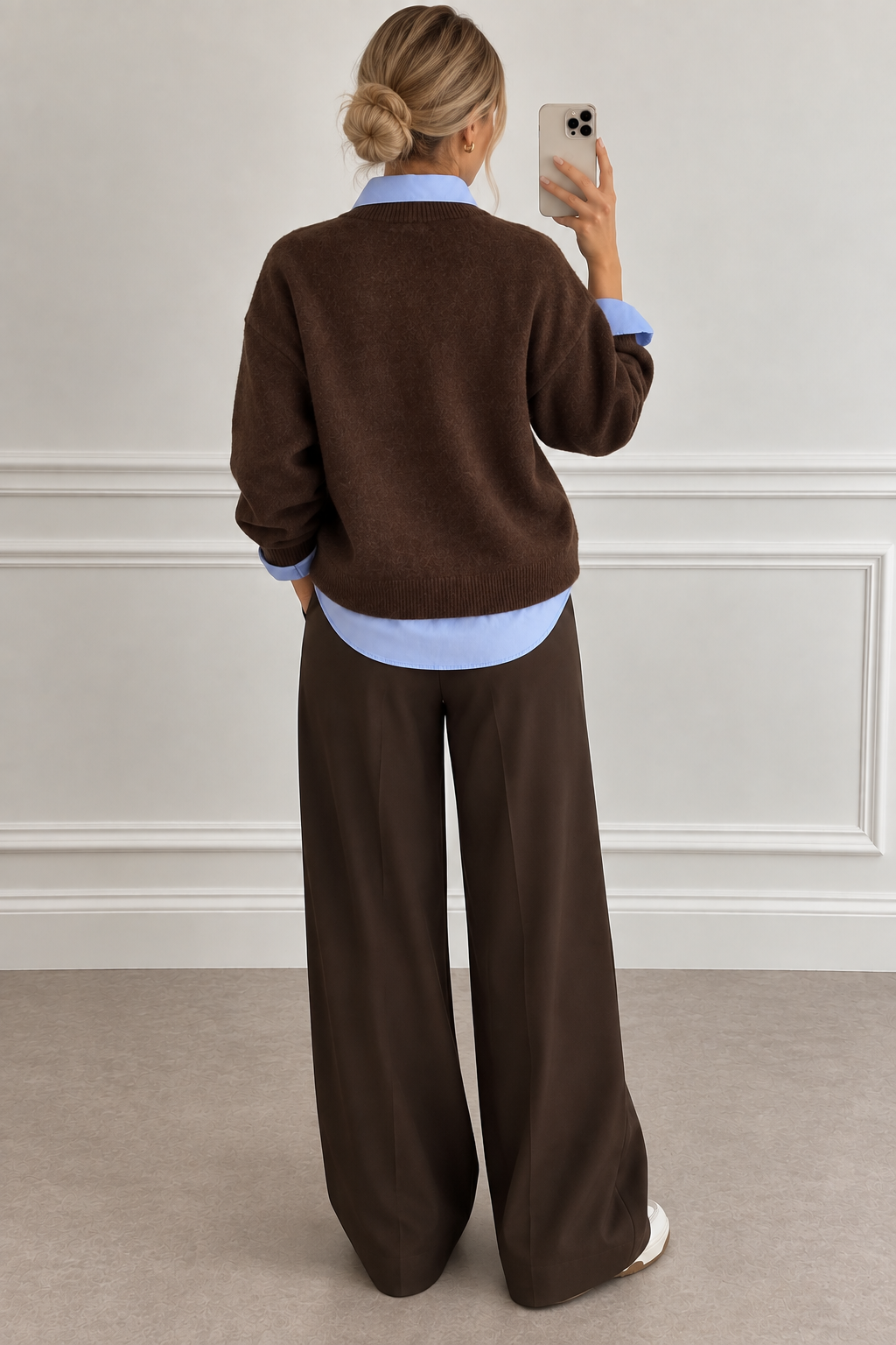Chocolate brown wool and cashmere sweater – detail of fabric texture, made in Italy – Darivé Select