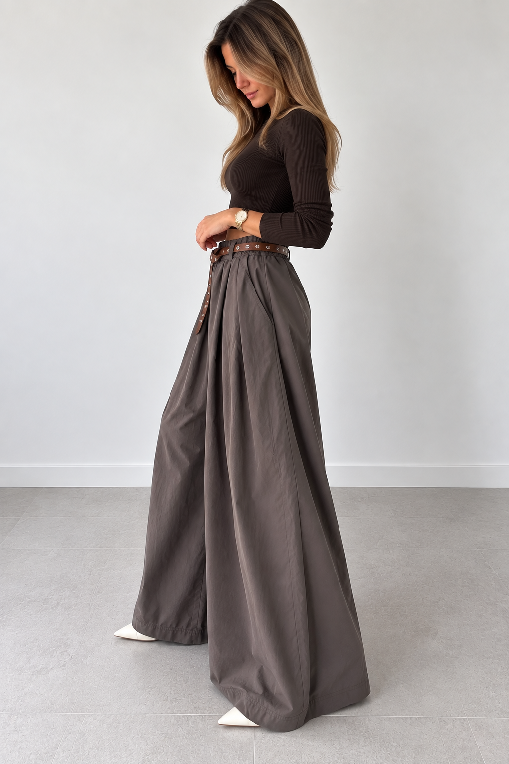 Dark taupe trousers with extra-wide legs and front pleats – Darivé Select