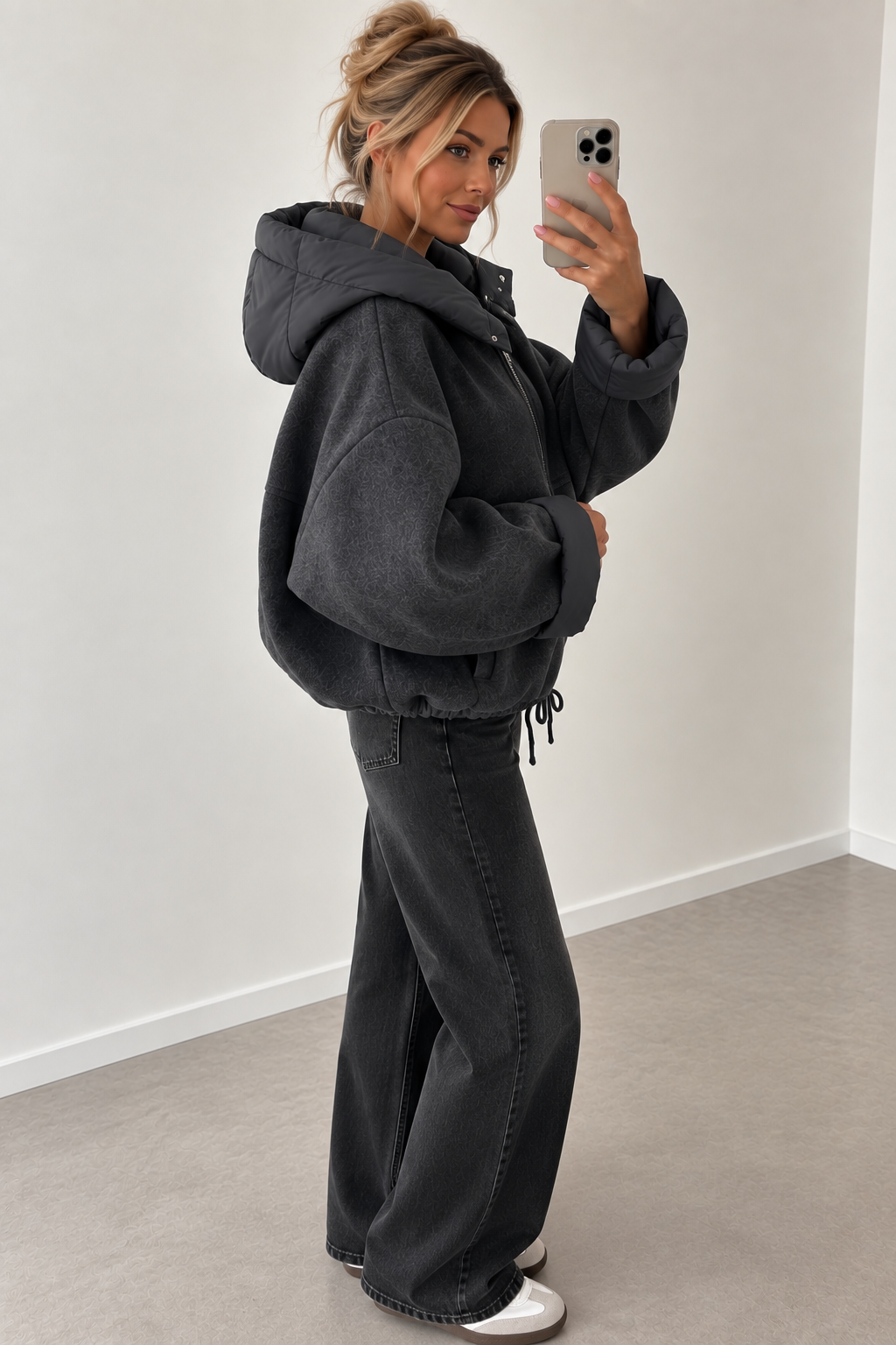Dark grey oversized wool and cashmere jacket with statement sleeves and zip closure – Darivé Select